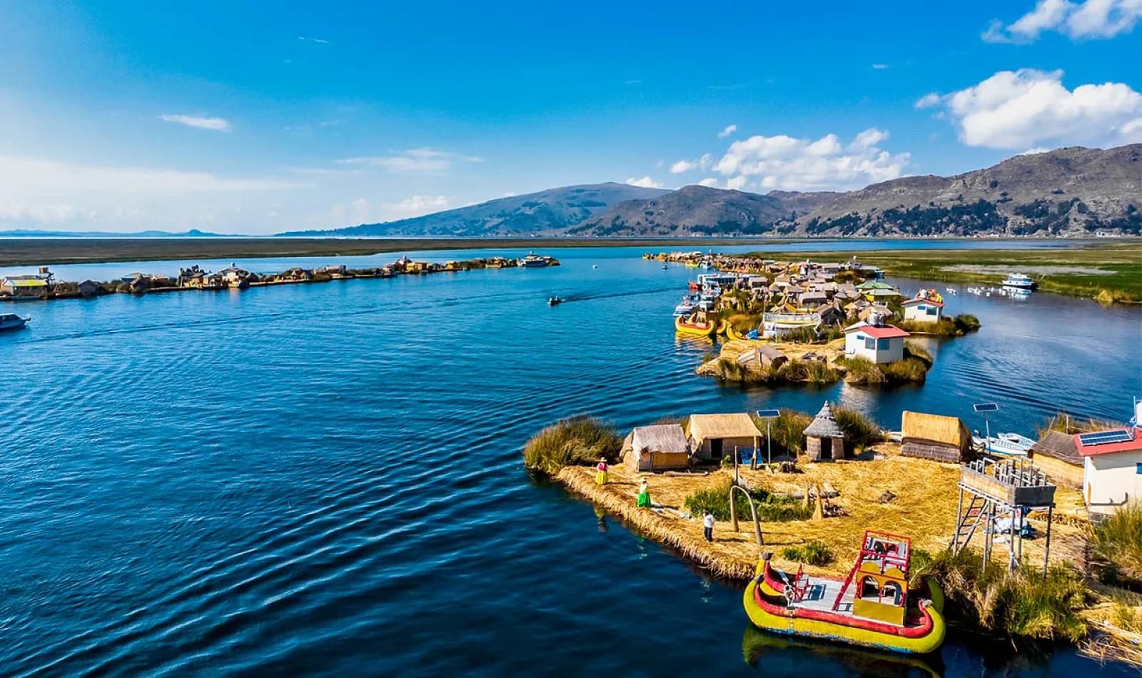 Uros en la ciudad de Puno