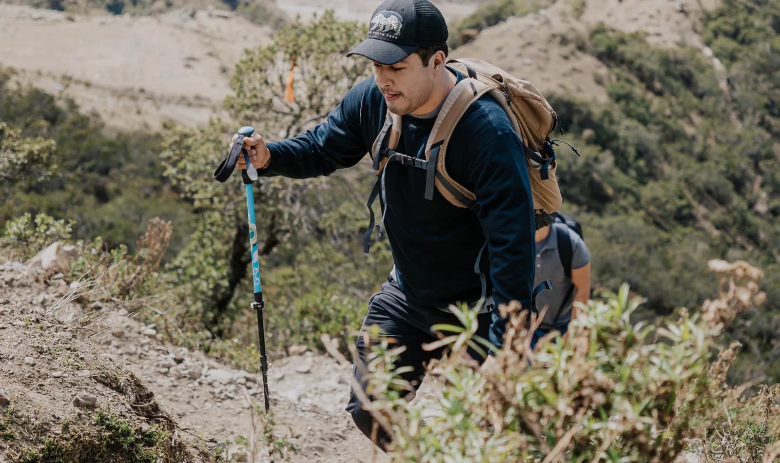 Caminando hacia la laguna Humantay