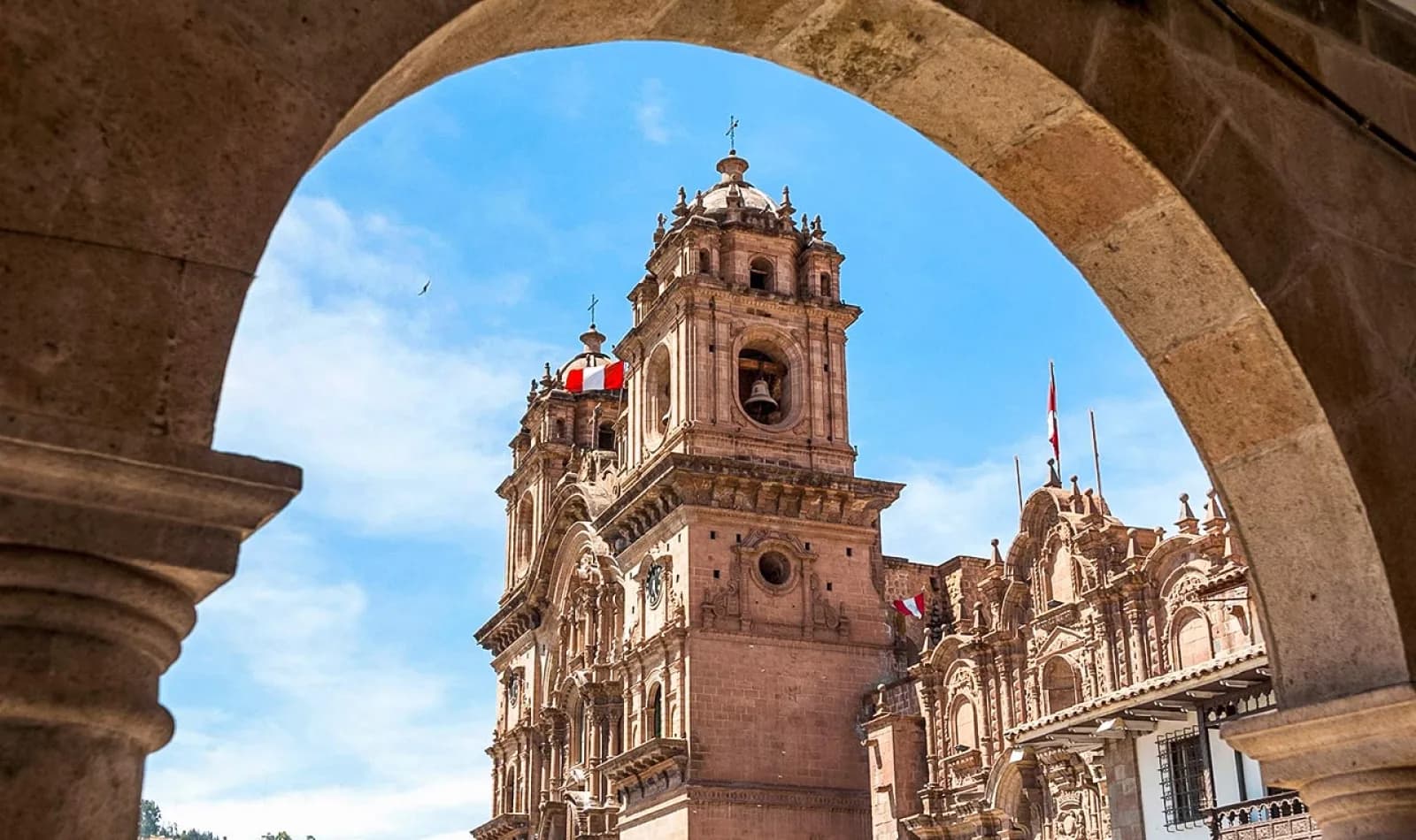 Iglesia de la compañía de Jesús en la Plaza de Armas de Cusco.