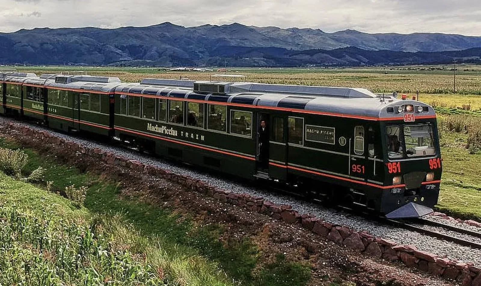 tren inca rail