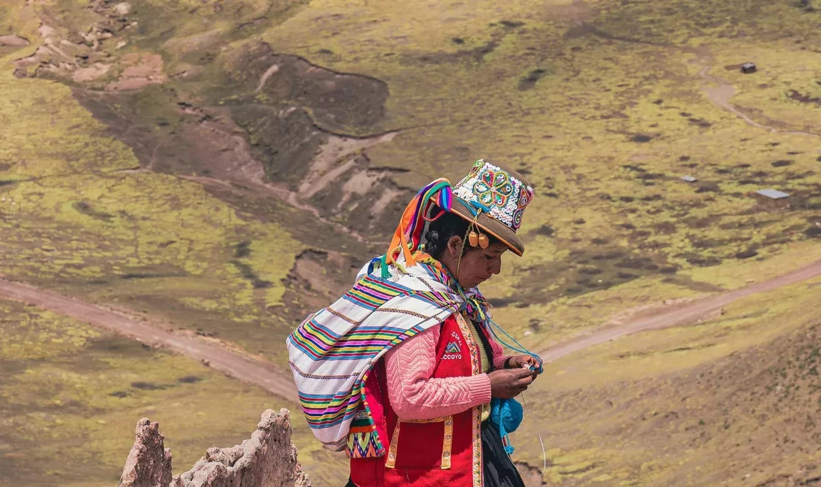 Comiendo con personas del campo