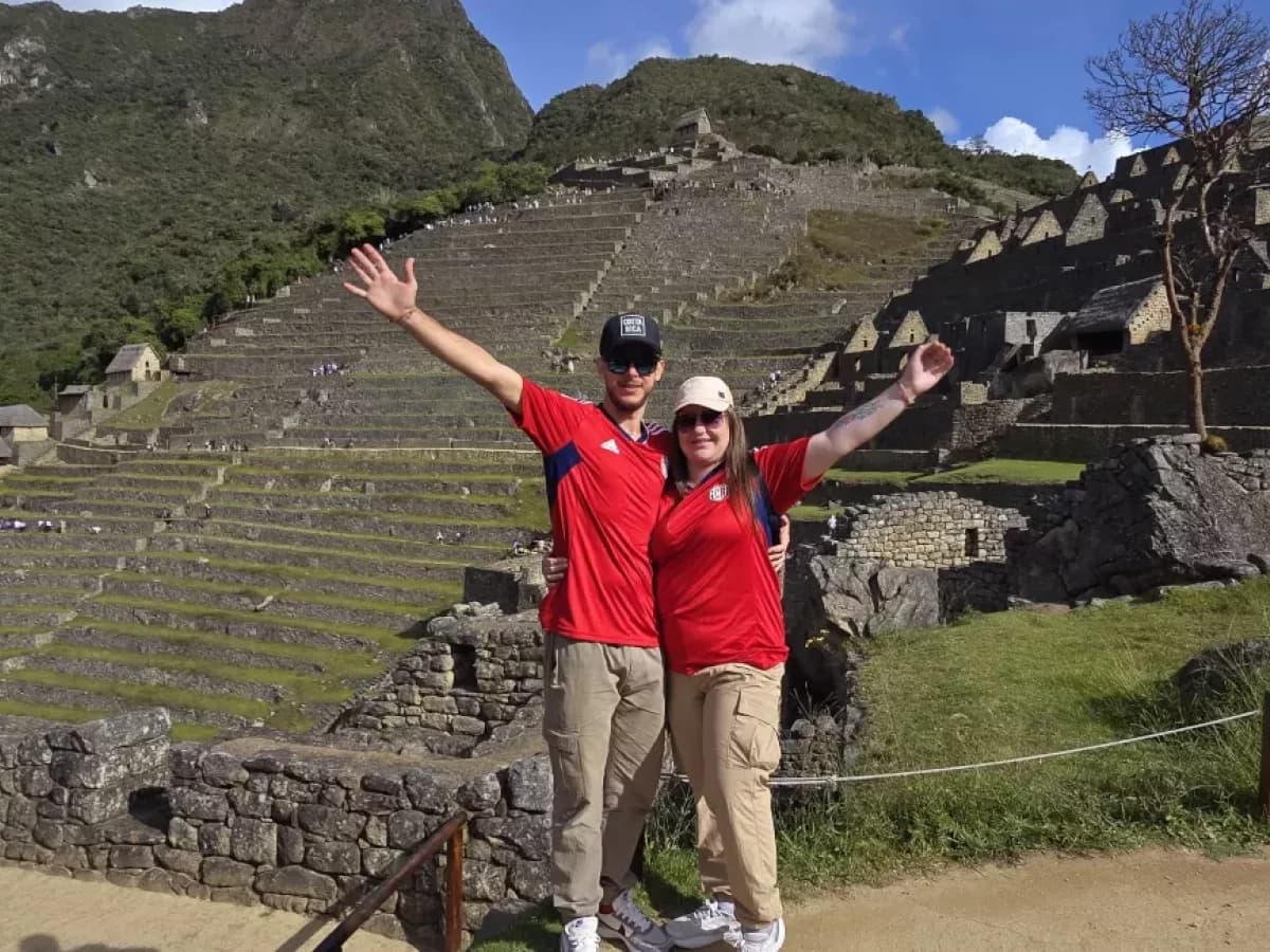 Machu Picchu Tour en Tren Turístico  Expedition o Voyager